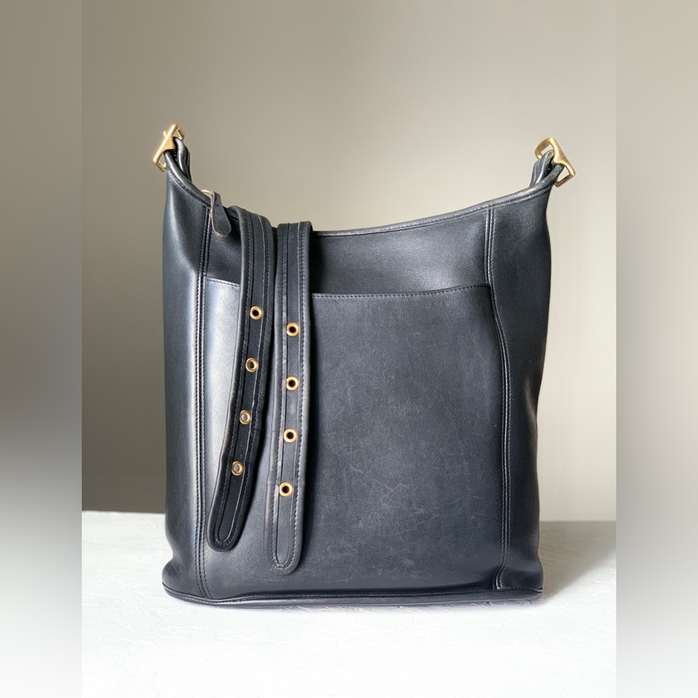 Vintage Coach Legacy Slim Duffle Sac (#9060) in Black 🖤